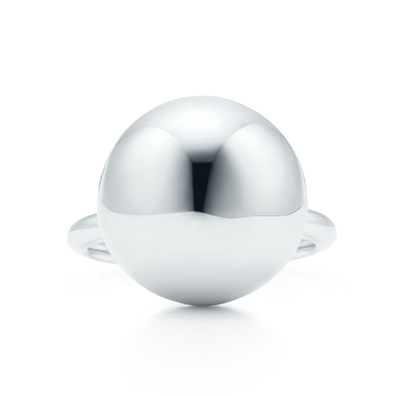 Tiffany Hard Wear系列,15.75mm球形純銀戒指系列,8,000元。